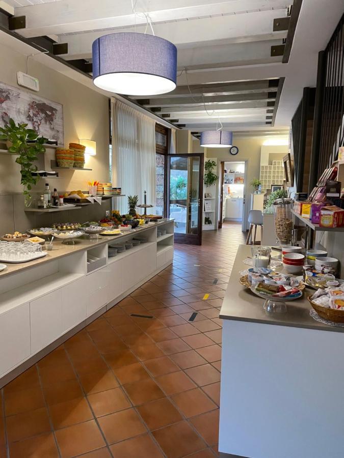 Garni Onda Hotell Torri Del Benaco Eksteriør bilde