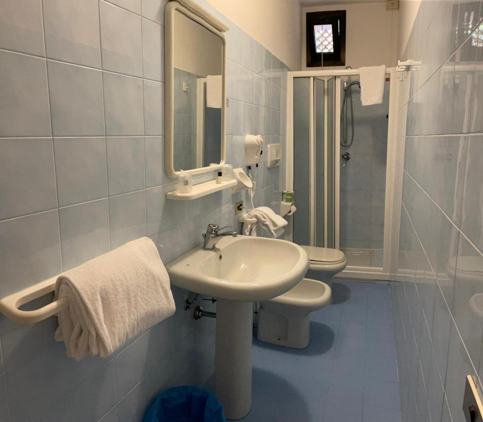 Garni Onda Hotell Torri Del Benaco Rom bilde