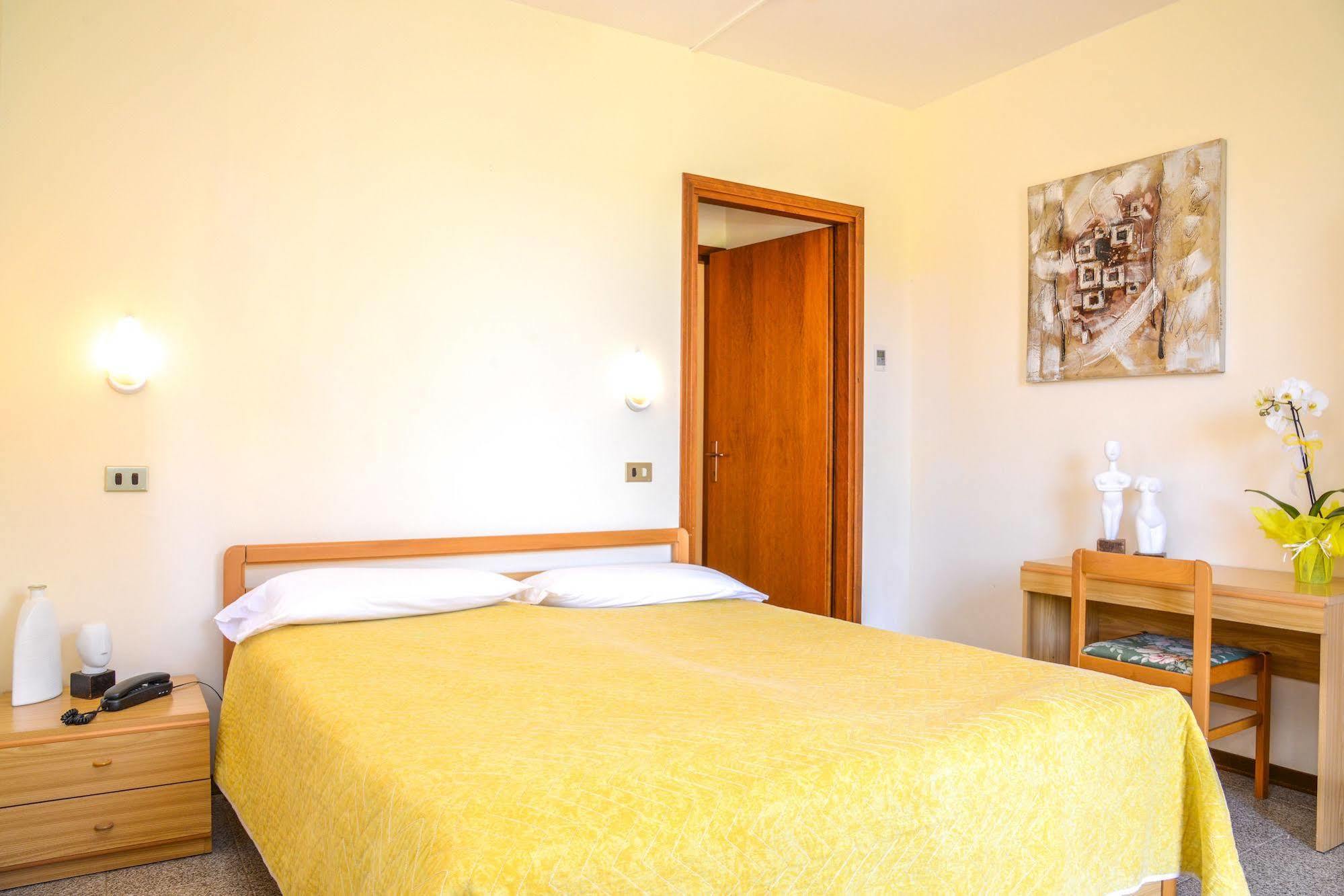 Garni Onda Hotell Torri Del Benaco Eksteriør bilde