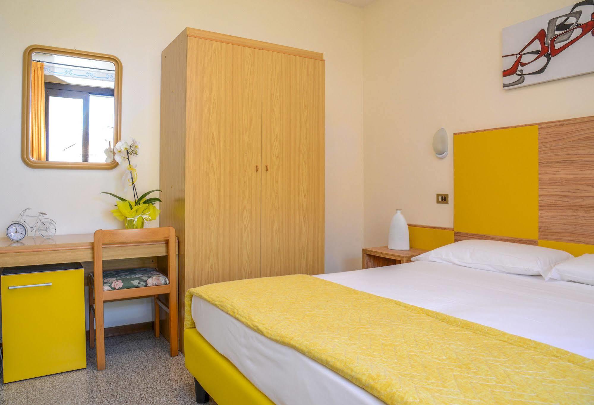 Garni Onda Hotell Torri Del Benaco Eksteriør bilde