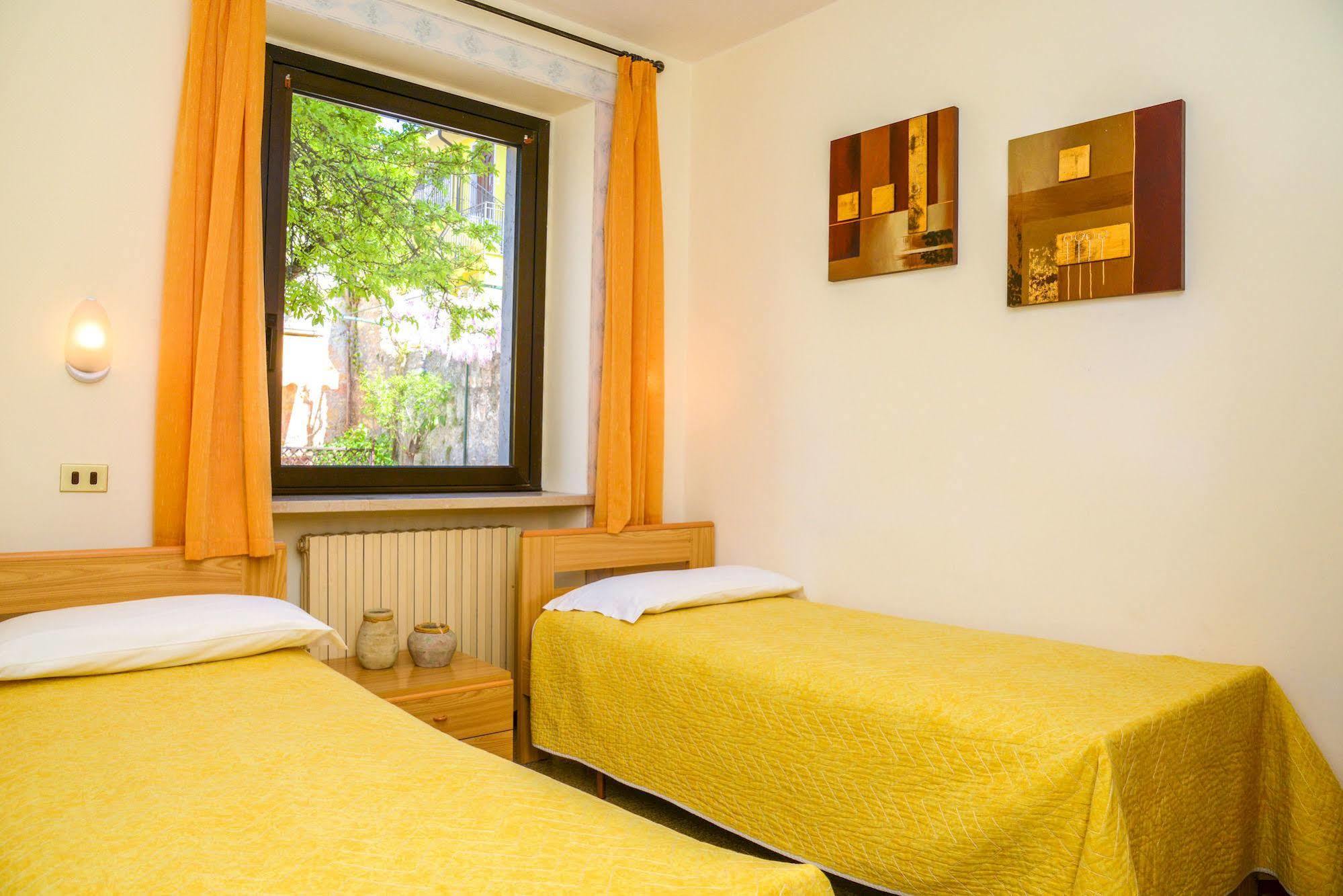 Garni Onda Hotell Torri Del Benaco Eksteriør bilde