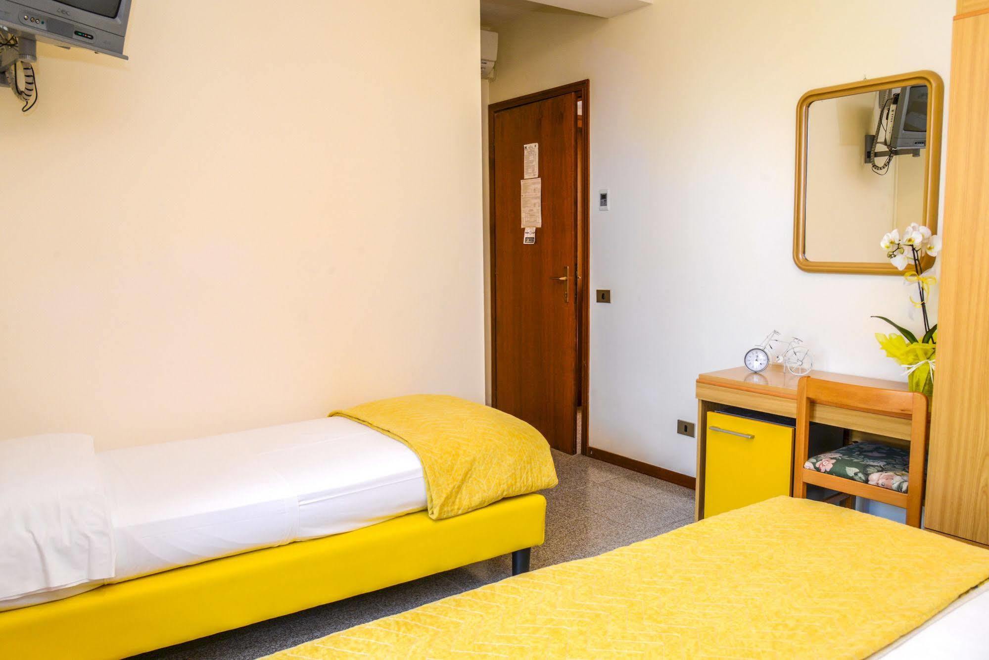Garni Onda Hotell Torri Del Benaco Eksteriør bilde