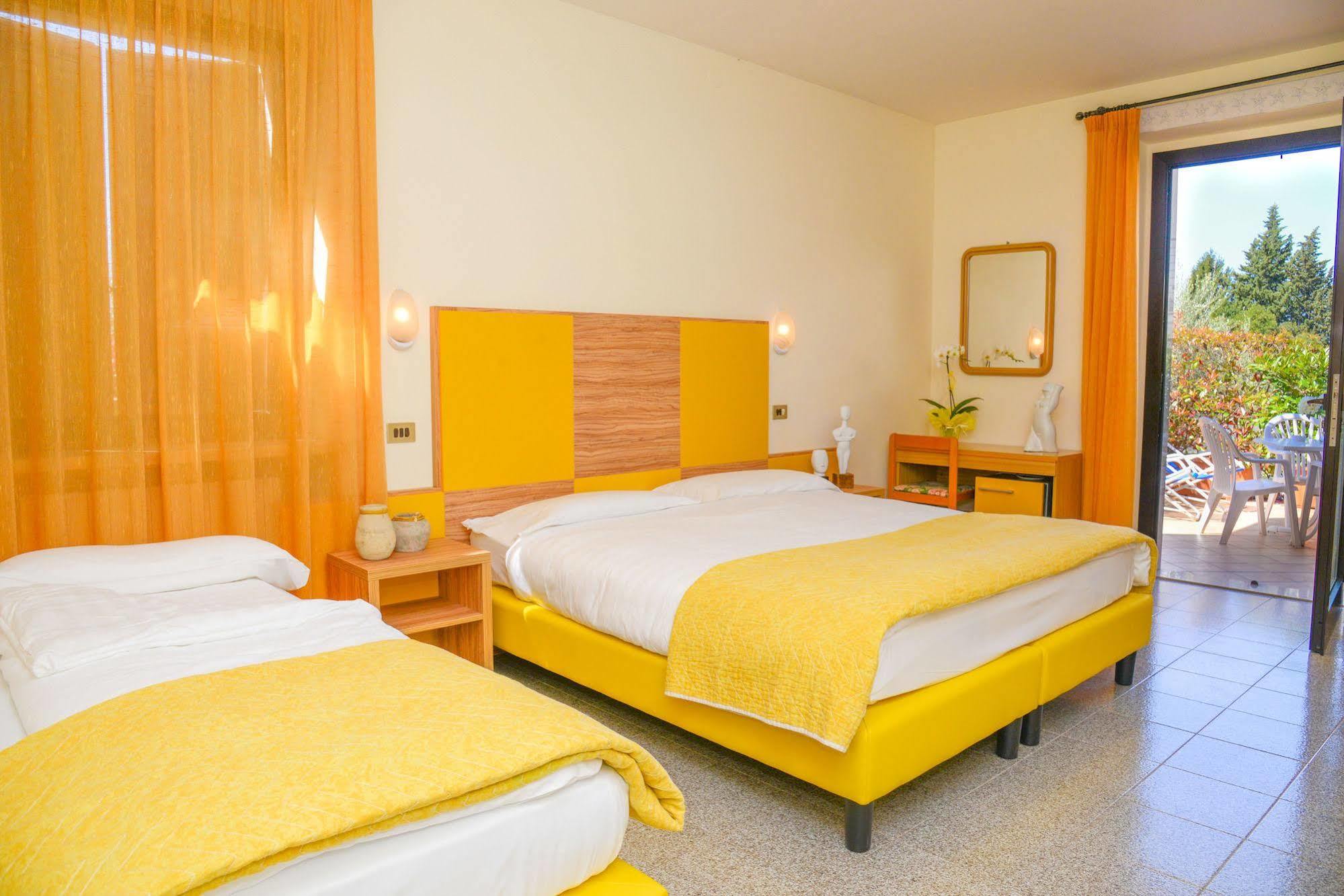 Garni Onda Hotell Torri Del Benaco Eksteriør bilde